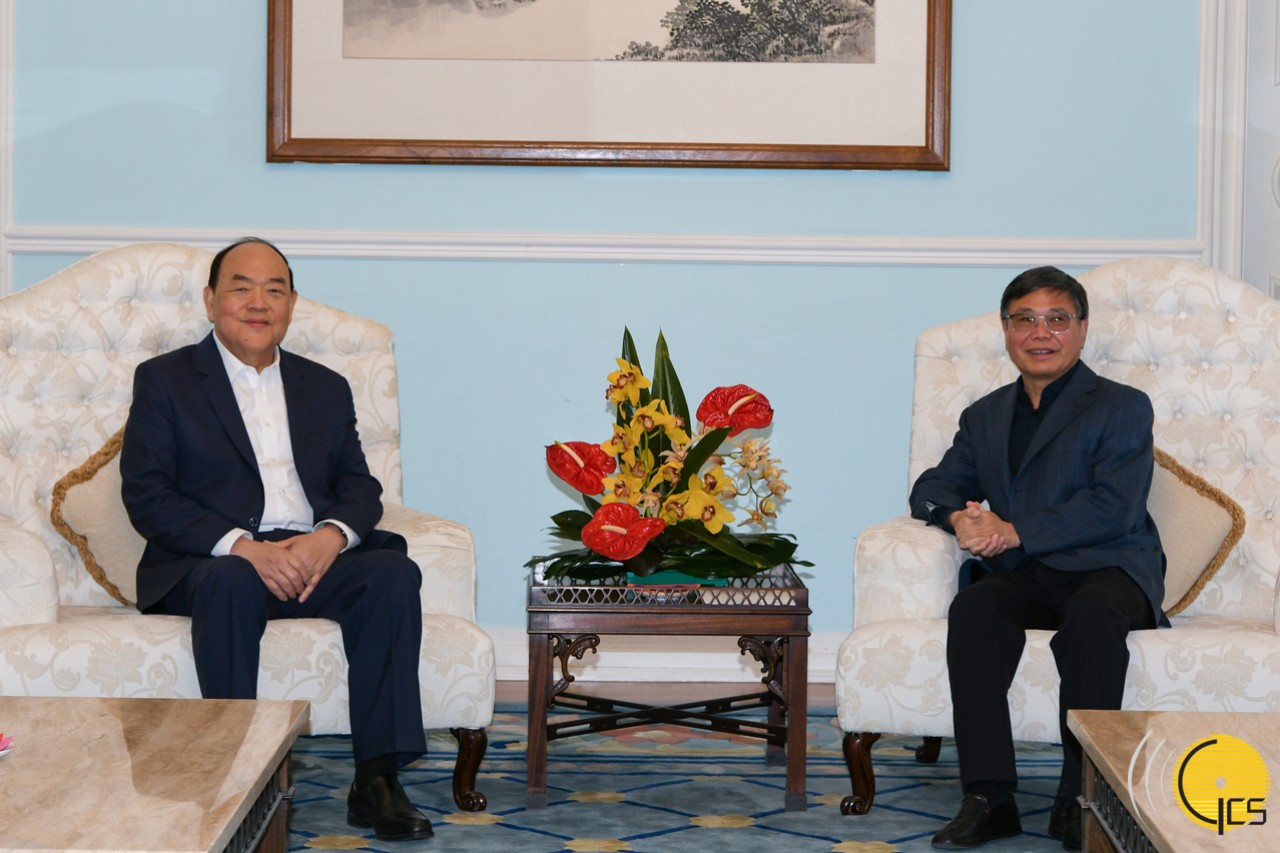 O Chefe do Executivo da RAEM, Ho Iat Seng, com o Embaixador da China em Portugal, Zhao Bentang