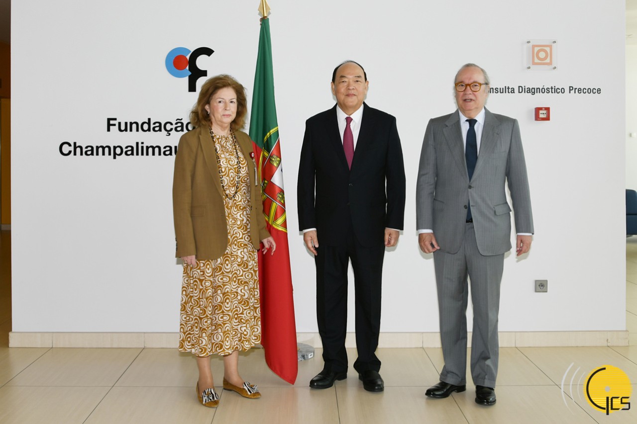 O Chefe do Executivoda RAEM, Ho Iat Seng, no centro de investigação na área da saúde da Fundação Champalimaud